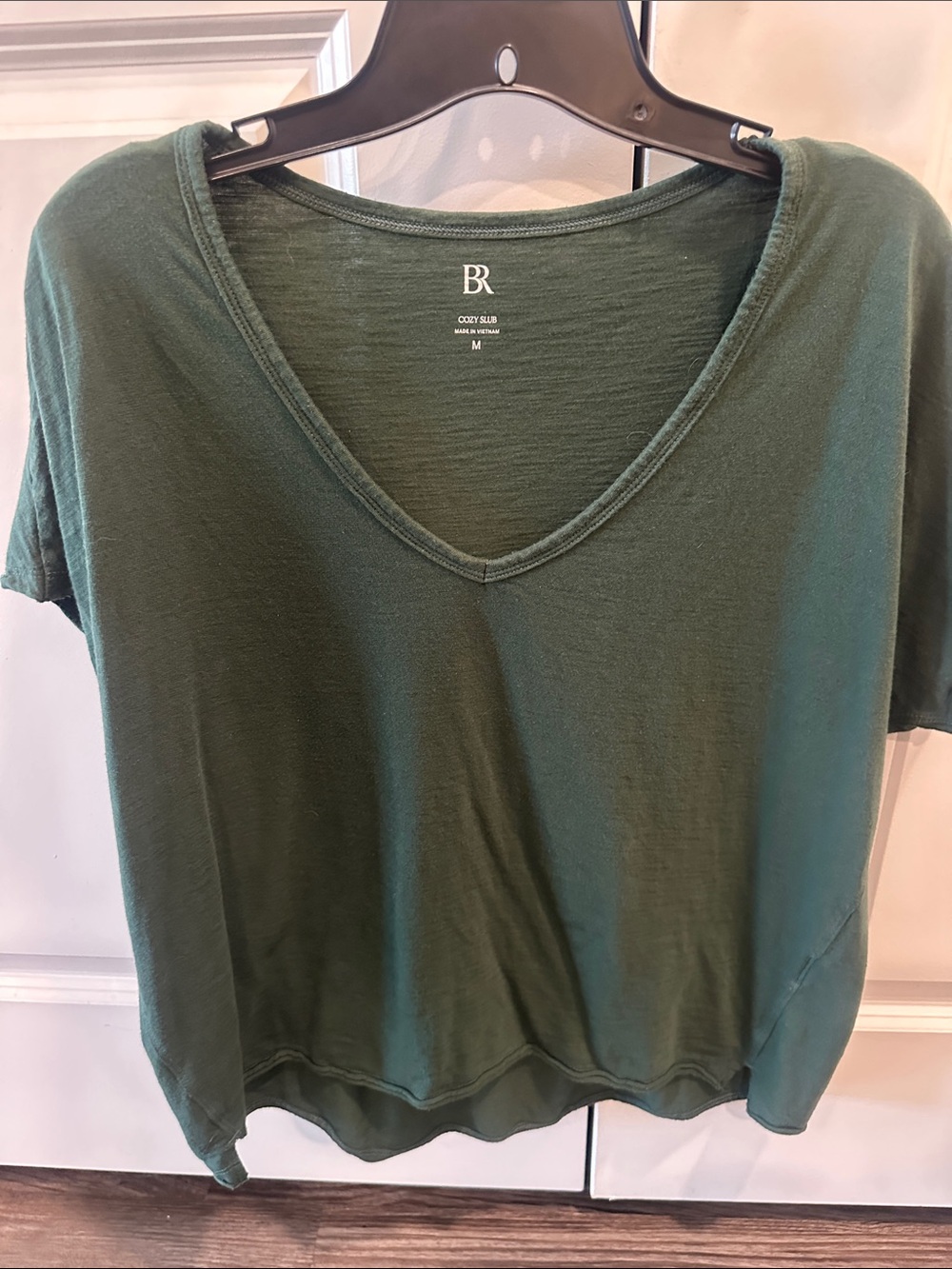Banana Republic Dark Green V-Neck Short Sleeve Tee
